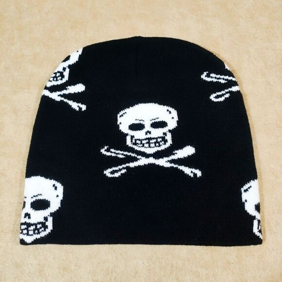 Unisex Black Skull and Crossbones Beanie Hat - Picture 1 of 3